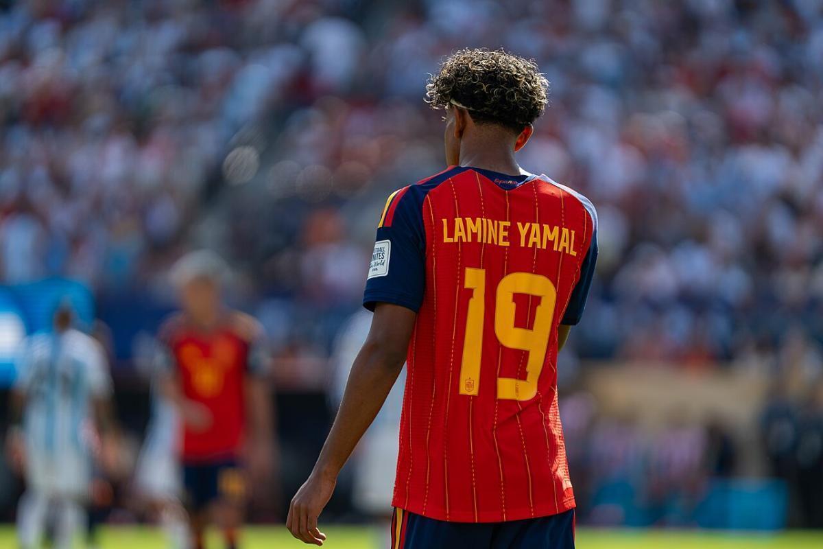 亚马尔的夏天都在忙什么